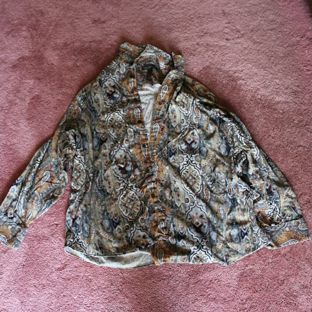 Designed long sleeve button up